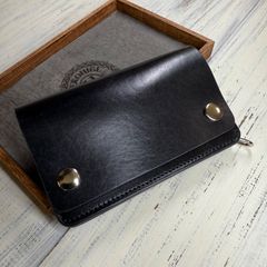 【トラッカーウォレット ミドル 2層】 ブラック 北米ステア シルバー YKK