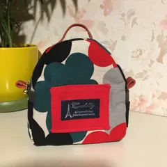 リュック型ポーチ　北欧風花柄