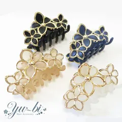 ヘアクリップ/大きめ 華やか3連花フラワー バンスクリップ k59☆黒/白クリア/紺/ベージュ 韓国 ヘアアクセサリー 夜会巻き 髪飾り ヘアアレンジ ワニクリップ フルアップ