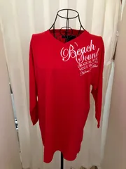 【メンズ】BEACH　SOUND　ビーチサウンド　七分丈VネックTシャツ　赤　レッド　ロゴプリントTシャツのサムネイル
