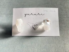 透明×ホワイト鉱物　ニッケルフリーピアス