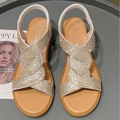【新品未使用】 23.5㎝　キラキラ　サンダル ゴールド かかとゴム　履きやすい①