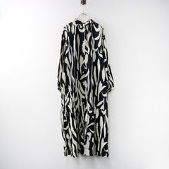 mina perhonen - 美品 2024AW ミナペルホネン mina perhonen painter&#39;s palette レース付き モックネック長袖カットソー 40 ネイビー【2400014346725】 mina perhonen - 美品 2024AW ミナペルホネン mina perhonen