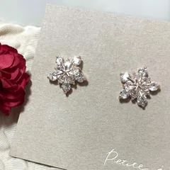 キュービックジルコニア　桜　ピアス　チタン　つけっぱなし