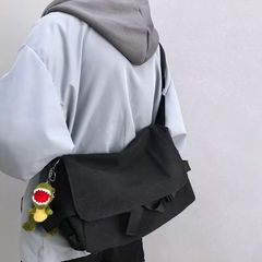 ショルダー　バッグ　斜めがけ　メッセンジャーバッグ　肩掛け　クロスバッグ　ボディバッグ　シンプル　黒　ブラック　メンズ　レディース　キャンバス