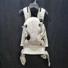 赤ちゃん ウィー・エアー メッシュ 新生児 ベビーキャリア 限定品 (状態良好) 071701