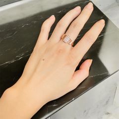 音のはしご＊ストーンが揺れる個性派リング
