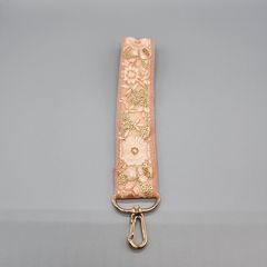 [091]インド刺繍リボンのスマホ用ハンドストラップ（ピンク系、金具：ゴールド系）、ハンドメイド