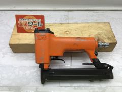 【中古品】☆MAX/マックス 4mm常圧ステープル用エアネイラ/タッカ TA-20A/422J [ITAL6WDMFFXS] [エコツール笠寺店][M01]