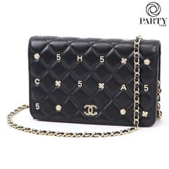 CHANEL：マトラッセ アイコンチャーム チェーンウォレット AP1579