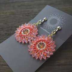 赤いダリアのイヤリング｜エスニック×和の華やかさ｜軽くて痛くなりにくい絹糸アクセサリー