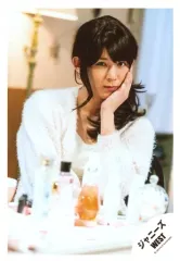 【中古】生写真(ジャニーズ) ジャニーズWEST/小瀧望/上半身・女装・衣装白・左手頬杖・カメラ目線・口閉じ/シングル「ホメチギリスト/傷だらけの愛」MV＆ジャケ写オフショット/公式生写真