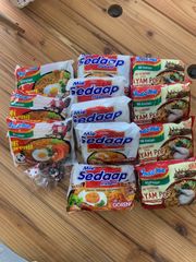 ミーゴレン　インスタントラーメン　おまけ付き