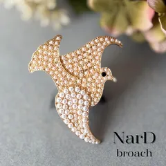 煌めくパールのハトブローチ 鳩 鳥 動物 かわいい 生き物 アンティーク調 ヴィンテージ調 北欧 カジュアル ナチュラル コサージュ 新品未使用 ゴールド NerD