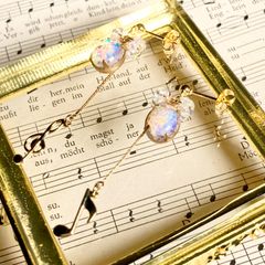 ヴィンテージガラス　ピンク　オーロラ　マーブル　サークル　ト音記号と音符　ピアス　イヤリング