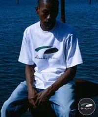 【8月30日発売】新品 PUMA プーマ 半袖 Tシャツ メンズ PUMA × BlackEyePatch AUTOGRAPHED OVAL ロゴ 半袖 Tシャツ 636078