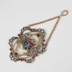 K18YG 18金 ダイヤ、ルビー、サファイア、変形V　かわいい　リング K18華奢リング】ルビー ホワイトサファイア ブルーサファイア