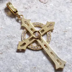 ペンダントトップ メンズ 18金 K18 クロス ダイヤモンド ゴールド 十字架 ペンダントヘッド ネックレスヘッド 日本製 刻印入り 鑑別書付き【アクセサリーマート/メルカリShops店】