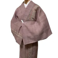 R-1446 　紬　着物　袷　絹　裄62.7センチ　身丈(背)151.5 センチ　レディース　洒落紋　刺繍