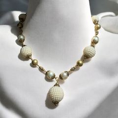 ネックレス　パール系　ゴールドカラー　豪華　レディース　パーティー