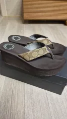 美品 COACH コーチ マギーサンダル サンダル ミュール 箱付き 太ヒール 楽天市場】【箱アリ】COACH コーチ マギーサンダル C2919 サイズ