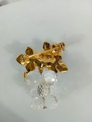 SWAROVSKI　スワロフスキー　ブドウ　葡萄　ブローチ　ゴールドカラー　アクセサリー