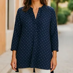 【Fashion】レディス イネス コラボ ブラウス UNIQLO × INES DE LA FRESSANGE ユニクロ コラボ 長袖シャツ 羽織に最適、ブラウス バンドカラー 麻 総柄 サイズM/ネイビー系/レディース