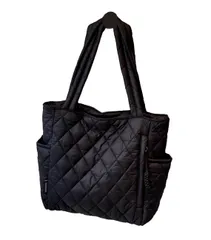 [Electric Circus] キルティング トートバッグ ファスナー付き 軽いバッグ 肩掛け ショルダーバッグ 通勤 通学 旅行 出張 (ブラック) かっこいい かわいい おしゃれ 人気 プレゼント レディース メンズ A4 トート ばっぐ [ブラック]