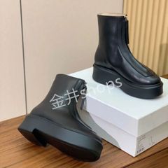 新品【THE ROW】ザ・ロウ 革のジッパー付きショートブーツ   レディースブーティ  ヒール 高さ 約5cm #ブラック