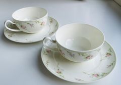 Noritake BONE CHINA クリスマス皿　 カップソーサー 2セット 2020-02-01-16.08.03.jpg