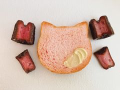 食品サンプル☆苺味のネコ食パン＆ストロベリーカヌレ☆オブジェのセット