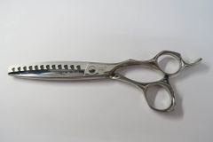 Cランク【MIZUTANI SCISSORS ミズタニシザーズ】 SCHOREM MASTER 12 セニング 美容師・理容師 6.0インチ 右利き 【中古】:H-9320