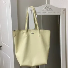 ラコステ ショッパーバッグ トートバッグ ショルダーバッグ ミディ、ラージ ライトイェロー 大学生、社会人