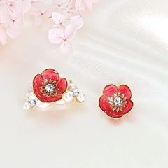再販🌸 人気 3色 梅  イヤーカフ 春 ( 赤 ) ピアス or イヤリング