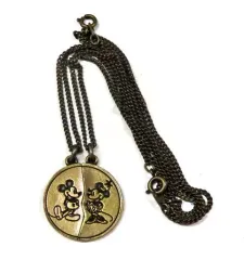 【中古】アクセサリー(非金属) ミッキーマウス＆ミニーマウス ベストフレンズネックレス 「ディズニー」 ディズニーストア限定