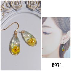 No847 レジン ピアス・イヤリング - メルカリ
