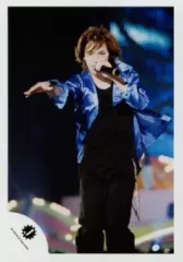 【中古】生写真(ジャニーズ) Kis-My-Ft2/千賀健永/ライブフォト・膝上・衣装青黒・右手前・左手マイク/公式生写真