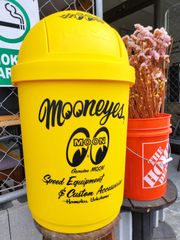 MOONEYES/ムーンアイズ/35Lダストビン/ゴミ箱/インテリア　ダストボックス　黄色