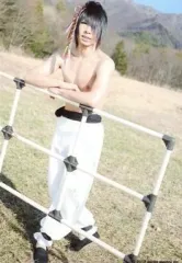 【中古】生写真(男性) ゴールデンボンバー/歌広場淳/全身・上半身裸・腕組み・足交差・背景野外/公式生写真