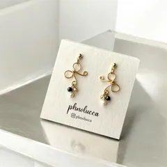 ワイヤーリボンのプチピアス／イヤリング （ゴールドパープル）【入学式　卒業式　プレゼント　クリスマス】