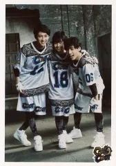 【中古】生写真(男性) 超☆龍☆特急GT/集合(3人)/全身・衣装白.黒・肩組・前屈み・「超特急×SUPER★DRAGON」/「EBiDAN THE LIVE 2016～Summer Party～」超☆龍☆特急GT生写真