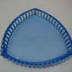 ブルーウランガラスのトレイ　byチェコボヘミアガラス