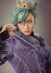 【中古】生写真(男性) 太田基裕(アインザッツ)/上半身・衣装紫・王冠・右向き・右手上げ・キャラクターショット/舞台「劇団シャイニング from うたの☆プリンスさまっ♪『マスカレイドミラージュ』」トレーディングブロマイド