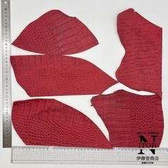 国産レザー　クロコ柄エンボス　1.5～2.5mm　レッド　赤　牛革　皮革　革　本革　レザー　レザークラフト　送料無料　241213-2