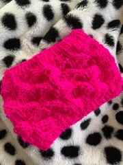 DOG用　鮮やか発色ピンク　腹巻き兼スヌード【シンプルブロック模様編みのウール暖か腹巻き兼スヌード】お首またはお腹周り 25〜35㎝