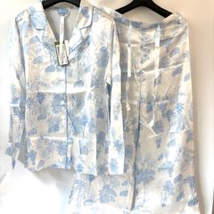 ◼️LILY SILK◼️ 新品タグ付き✨ ラ テラ・プリントシリーズ 長袖長パンツ パジャマセット
