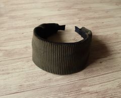 シンプルな幅広カチューシャ（太うねコーデュロイ・カーキ）