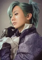 【中古】生写真(男性) 太田基裕(アインザッツ)/バストアップ・衣装紫・左向き・左手顎・キャラクターショット/舞台「劇団シャイニング from うたの☆プリンスさまっ♪『マスカレイドミラージュ』」トレーディングブロマイド