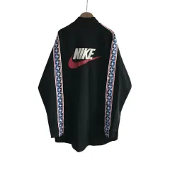 Nike(ナイキ） ビッグロゴ サイドライン トラックジャケット