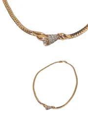 NINA RICCI ゴールド　カラー　ネックレス　首飾り　ニナリッチ